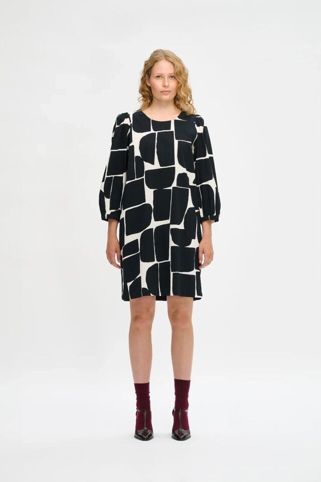 Dokulu Kumaş Uzun Kollu Geometrik Desenli Diz Üstü Elbise SİYAH-BEYAZ - 48